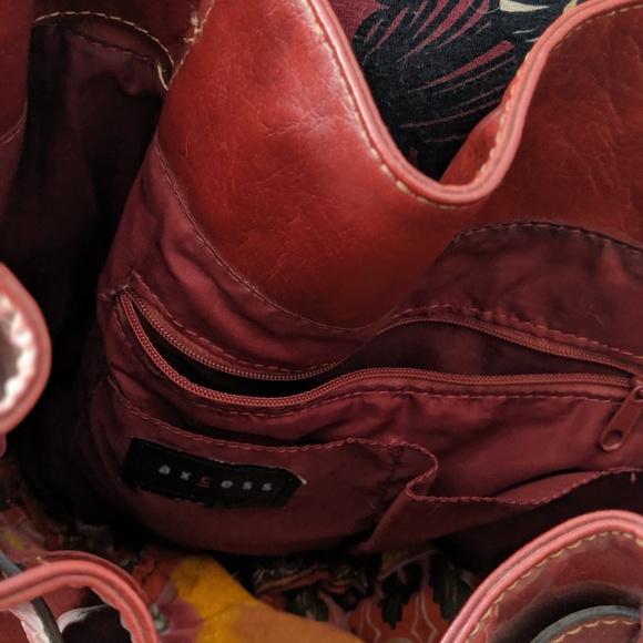 Red faux leather hobo bag - Picture 4 of 6